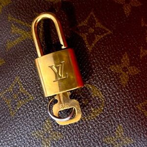 vintage LV #319 lock